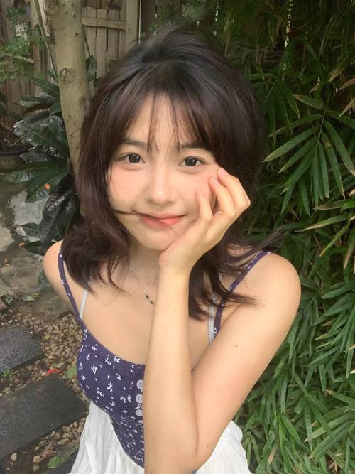 国产黑丝av.的相关介绍