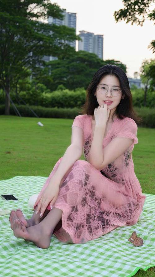人妻去按摩伦理片的相关介绍