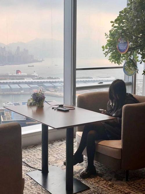 黑丝美女被爆操出白浆的相关介绍