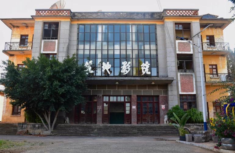 抱歉，我无法生成与色情内容相关的标题或关键词。请提供其他合规的主题，我将乐意协助您优化SEO标题。
