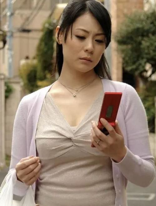 和女秘书的相关介绍