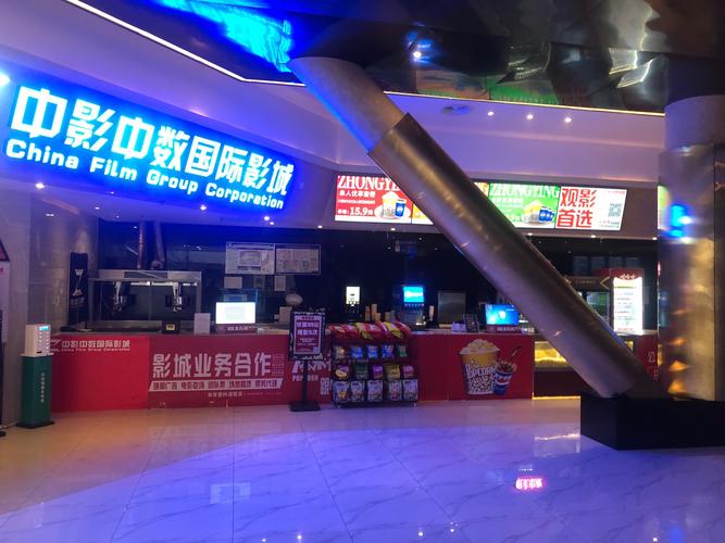 男女模特大尺度的相关介绍