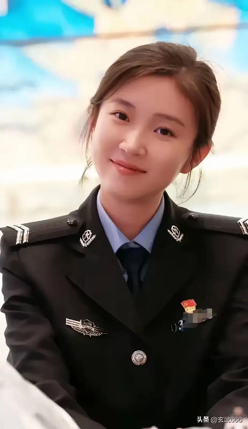 《警花处女案：90后女警秘闻曝光，3个关键词揭开处女警花成长记》