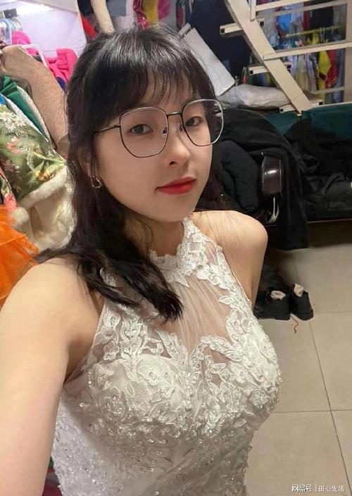 美女老师让我操视频的相关介绍