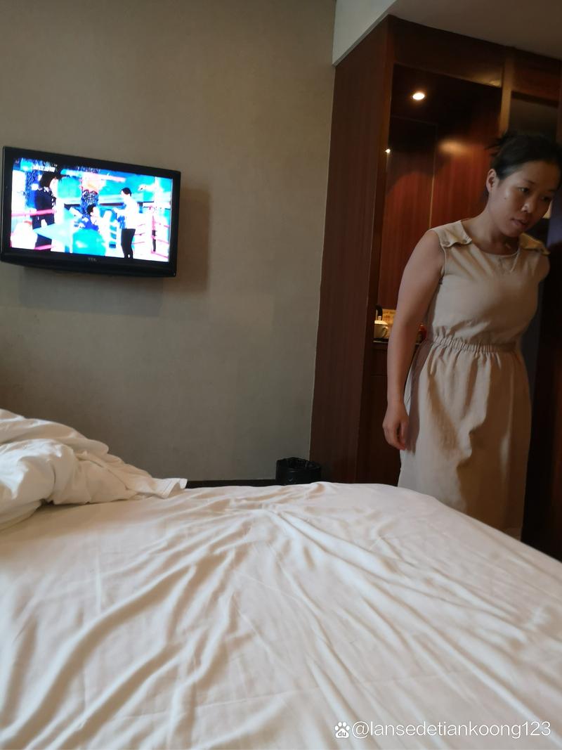 免费看搡女人的相关介绍