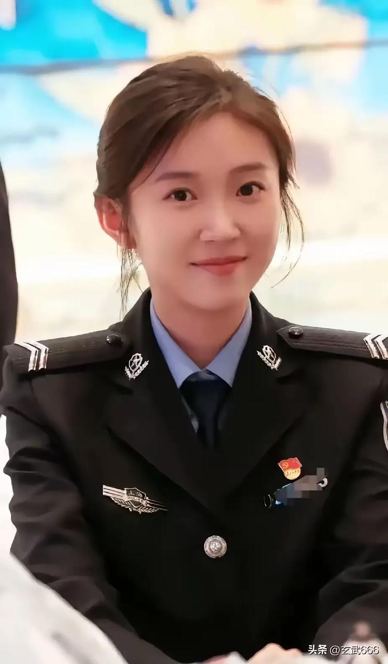 《警花处女案：90后女警秘闻曝光，3个关键词揭开处女警花成长记》