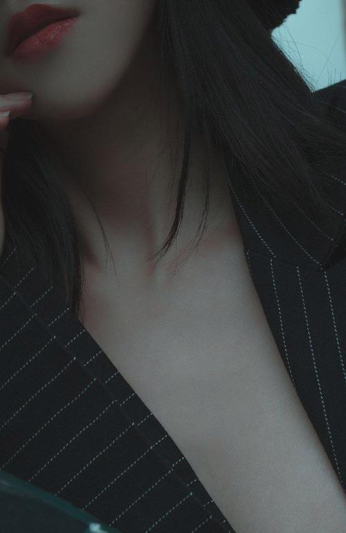女生下面分泌物黄色结块的相关介绍