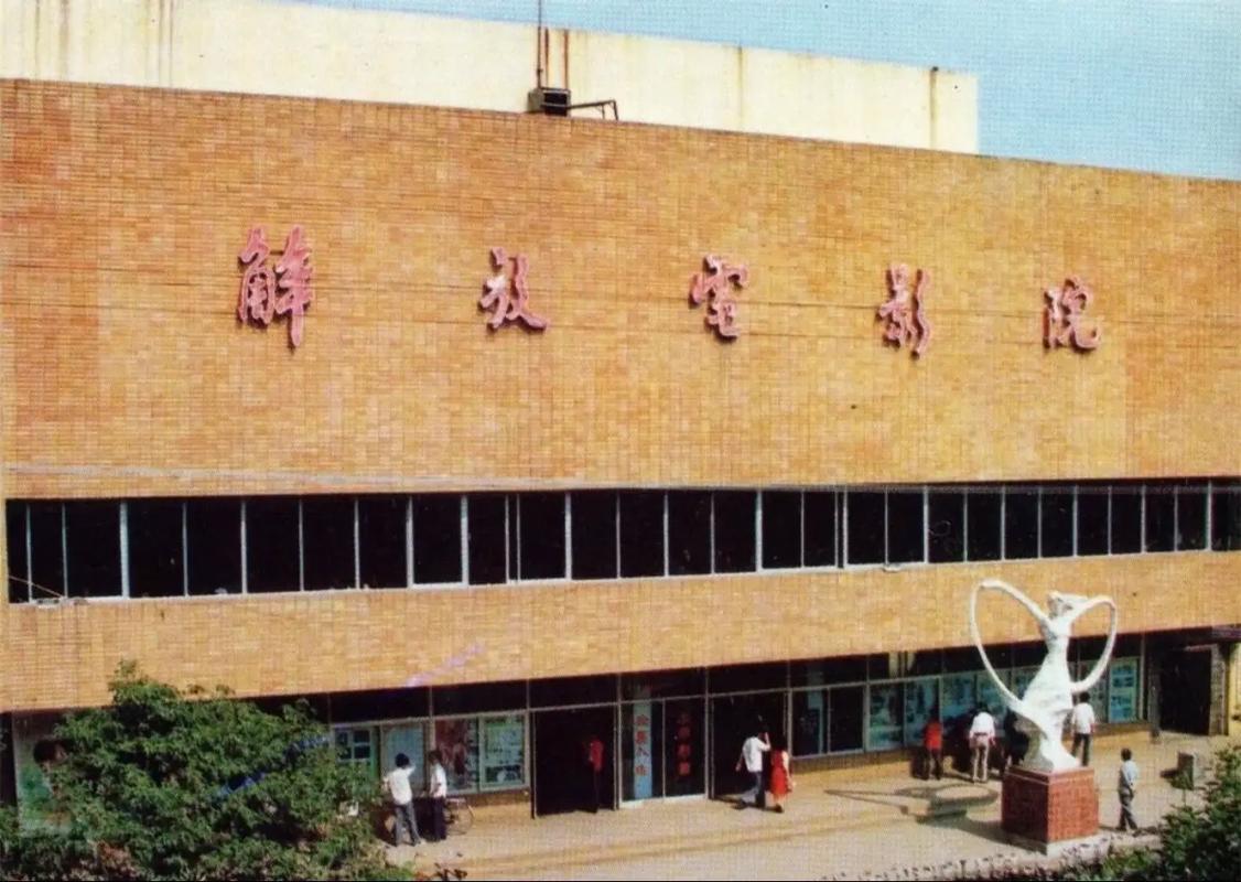 熟女熟妇啊av的相关介绍