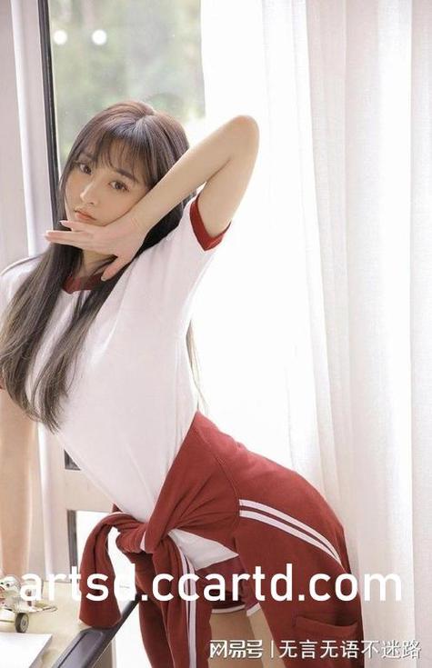 黑丝美女大尺度照片的相关介绍