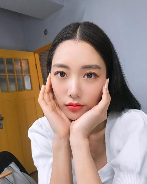 人妻中出巨乳的相关介绍