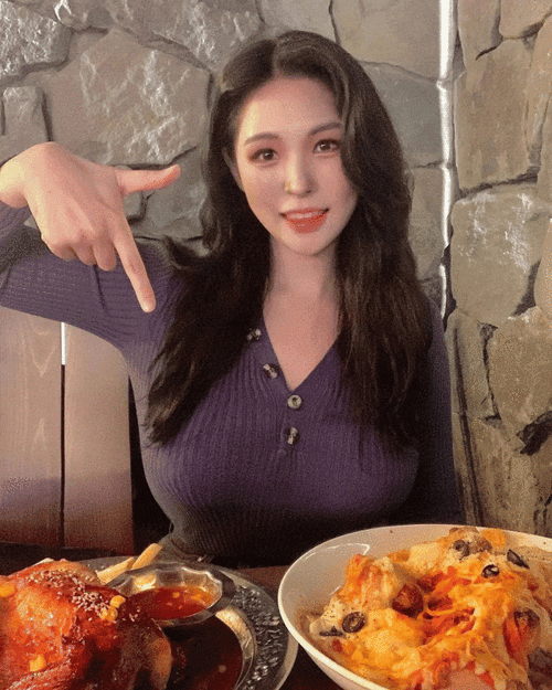 大尺度大胸美女图片的相关介绍