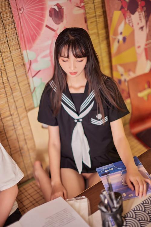 精华欧美一区二区久久久的相关介绍