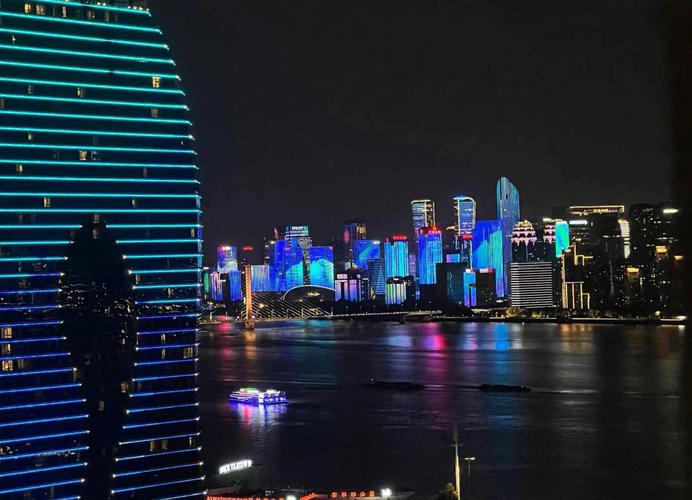 强上人妻少妇的相关介绍