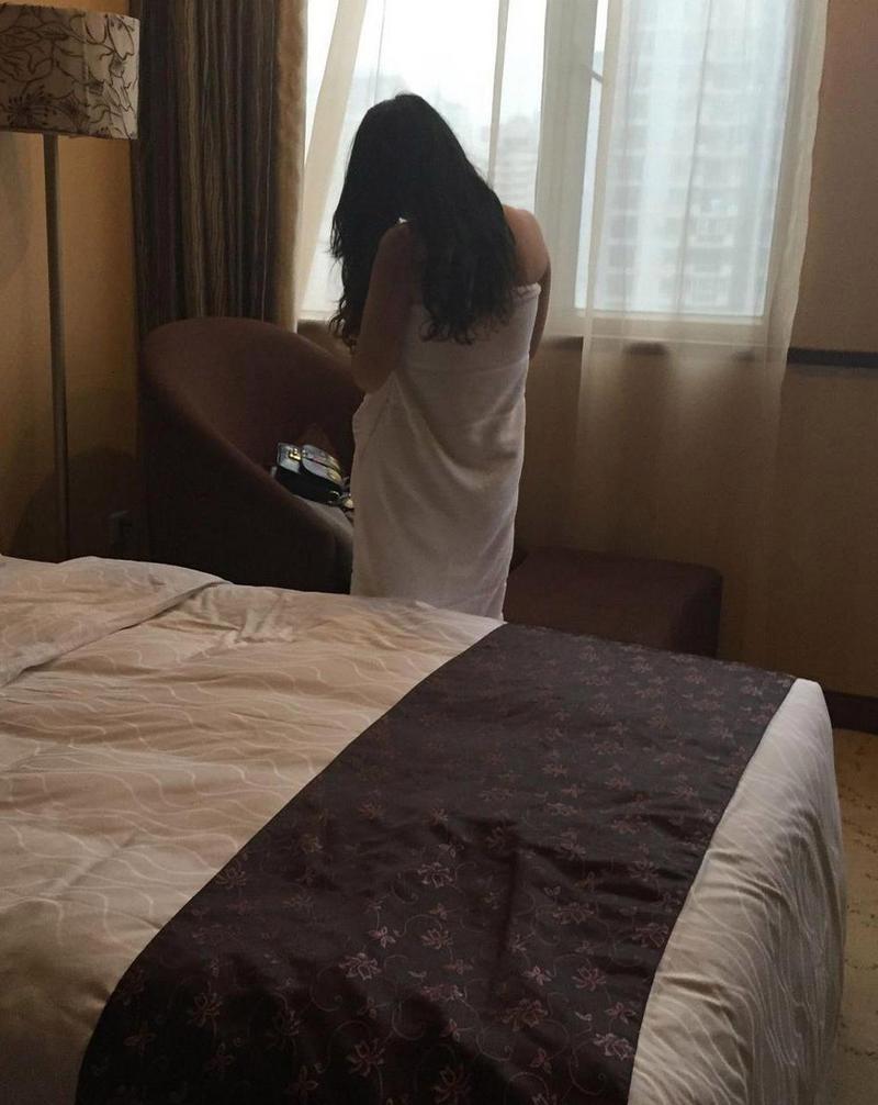 美女免费看18岁的相关介绍